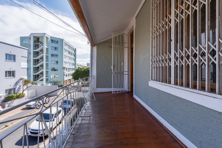 3 Bedroom Property for Sale in Sea Point Western Cape